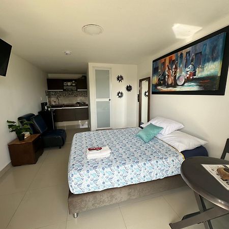 Sea Life Apartamentos En Via Principal Centro Y San Luis San Andrés エクステリア 写真