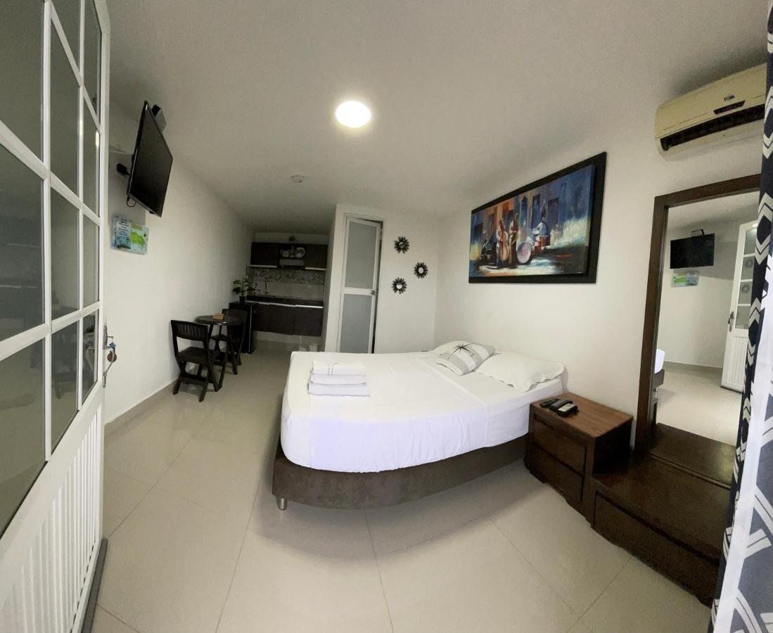 Sea Life Apartamentos En Via Principal Centro Y San Luis San Andrés エクステリア 写真