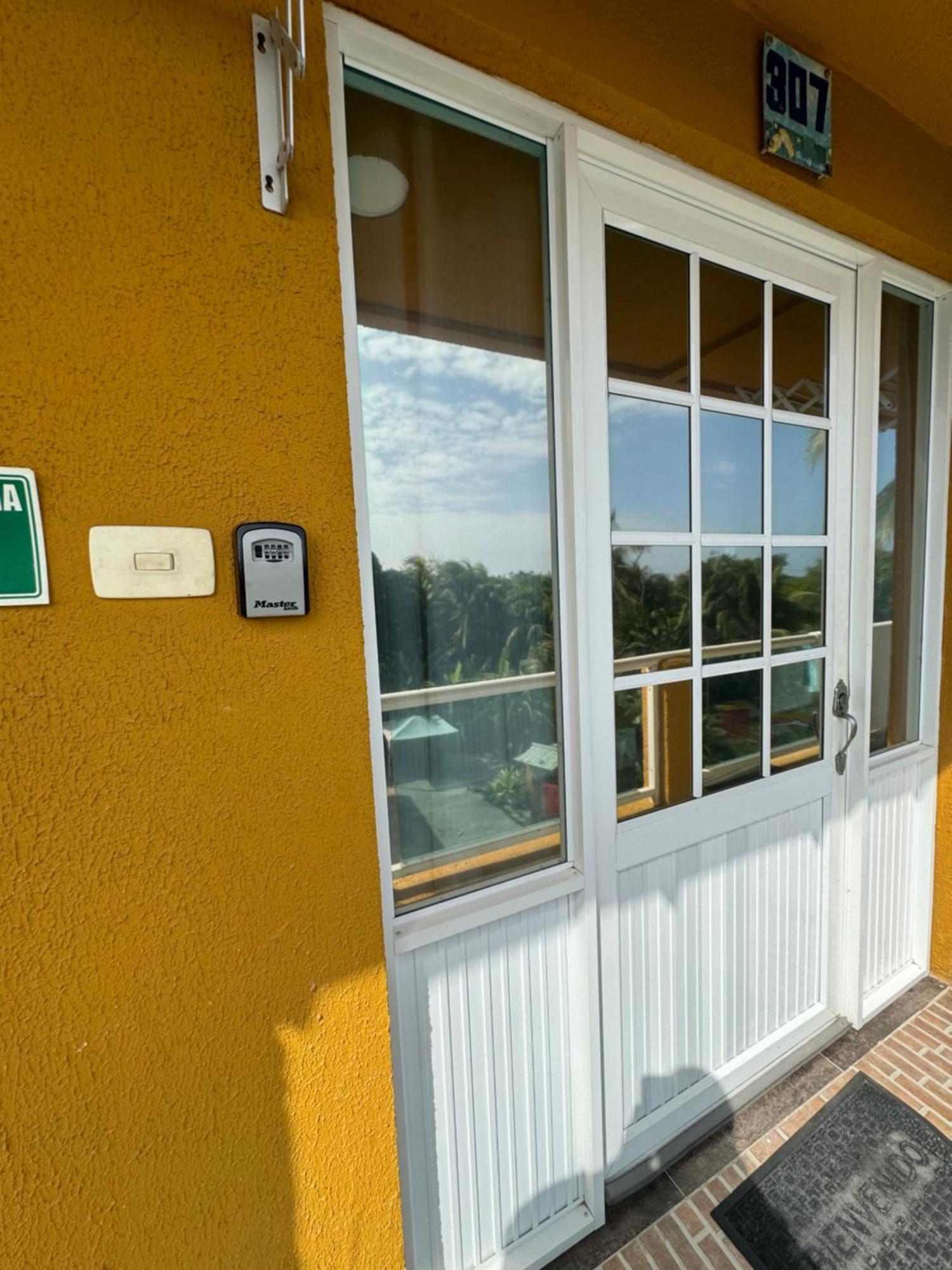 Sea Life Apartamentos En Via Principal Centro Y San Luis San Andrés エクステリア 写真
