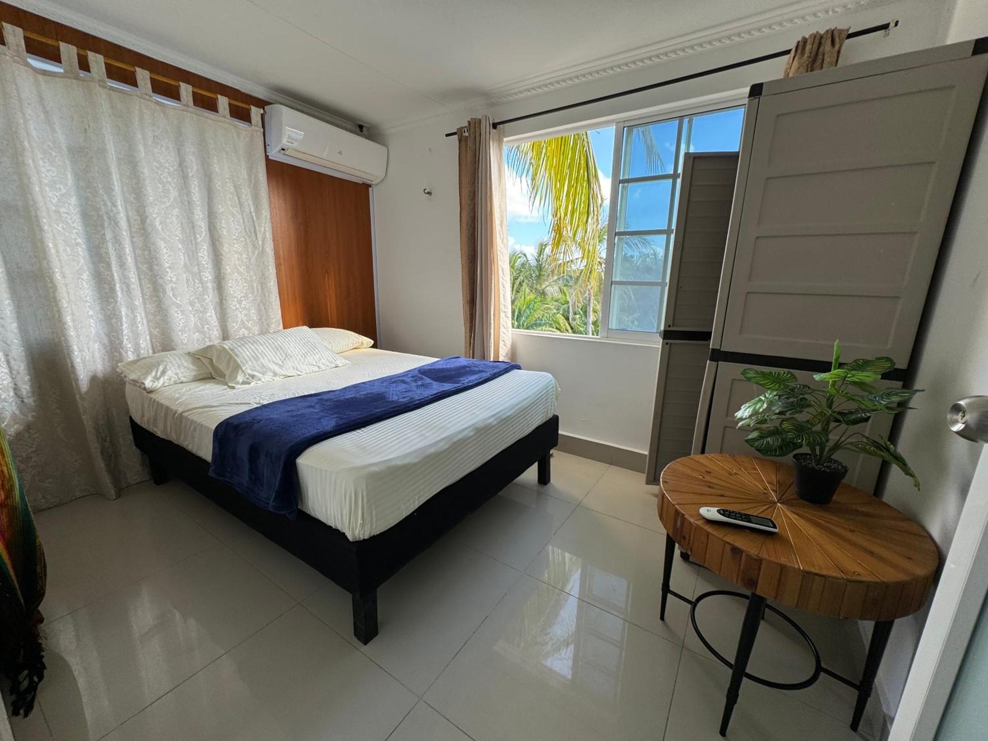 Sea Life Apartamentos En Via Principal Centro Y San Luis San Andrés エクステリア 写真
