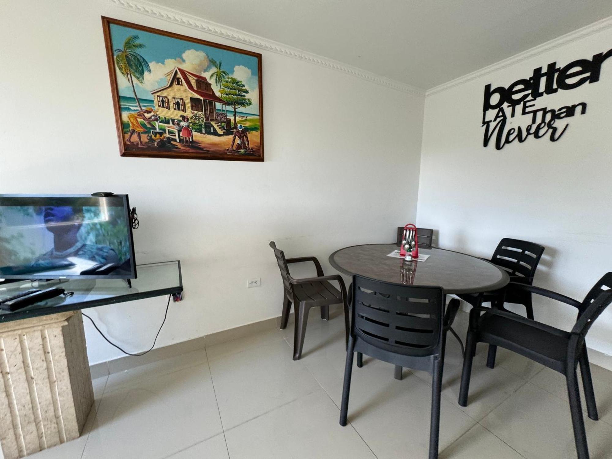Sea Life Apartamentos En Via Principal Centro Y San Luis San Andrés エクステリア 写真