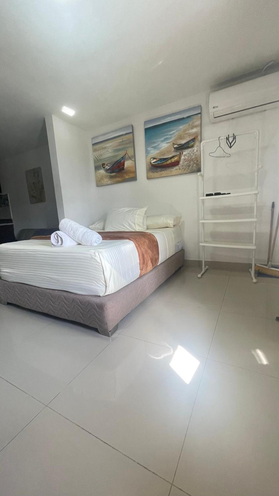 Sea Life Apartamentos En Via Principal Centro Y San Luis San Andrés エクステリア 写真