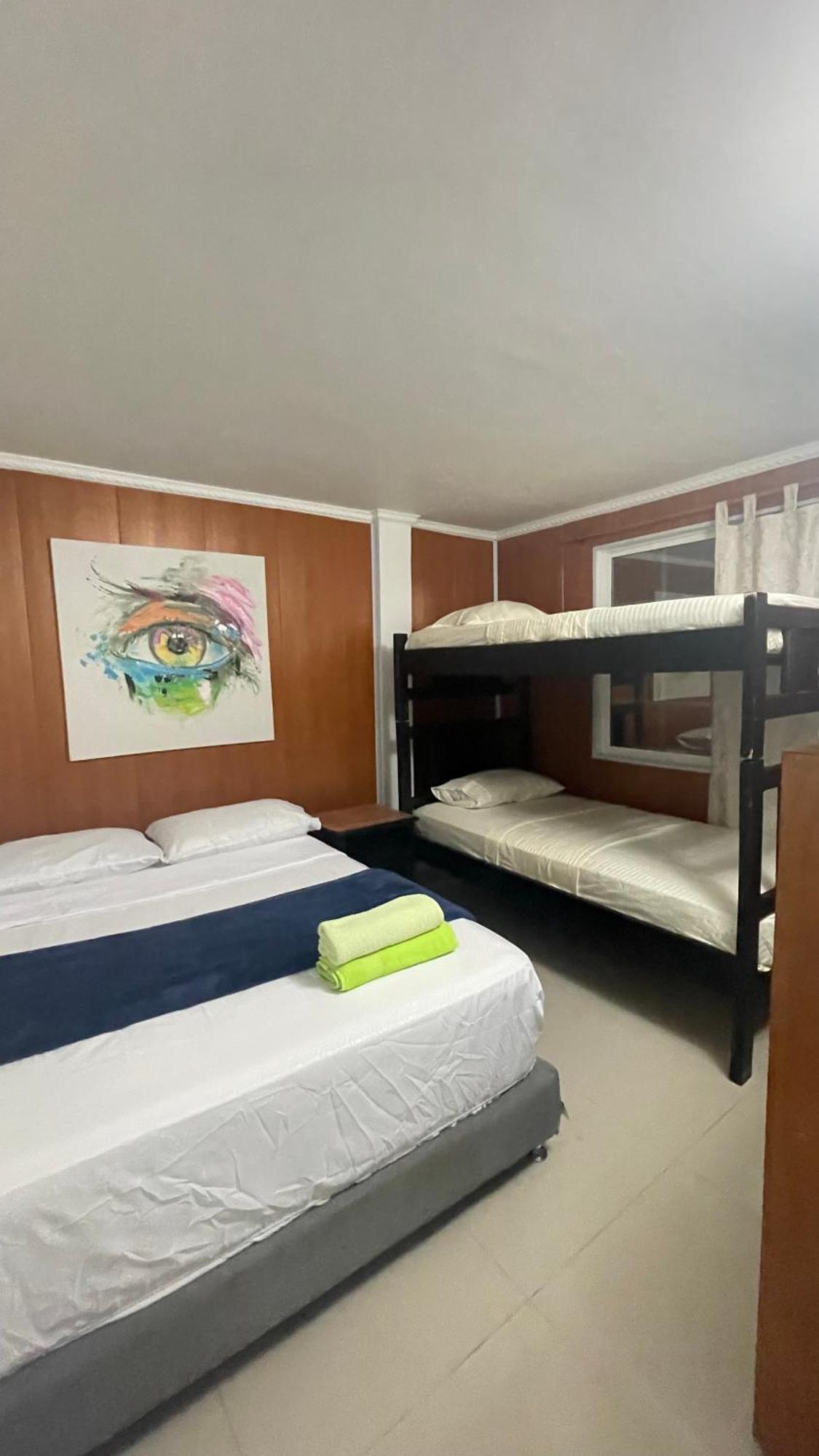 Sea Life Apartamentos En Via Principal Centro Y San Luis San Andrés エクステリア 写真