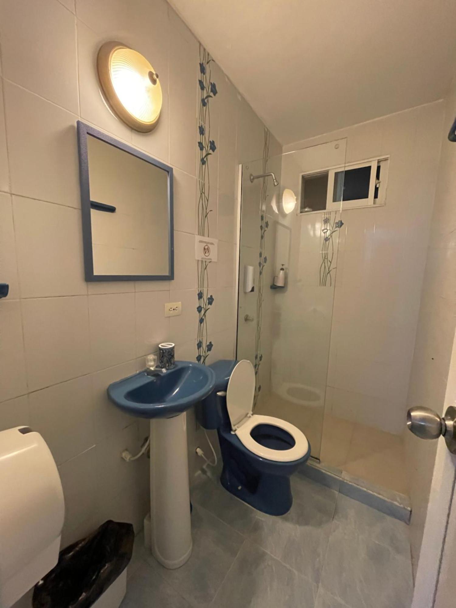 Sea Life Apartamentos En Via Principal Centro Y San Luis San Andrés エクステリア 写真