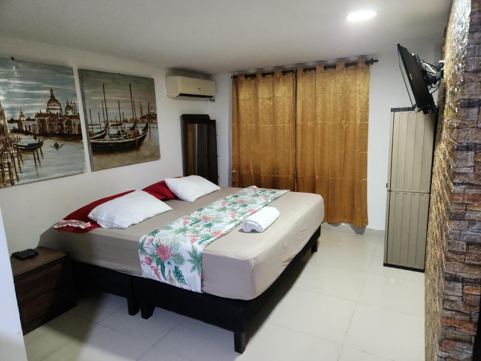 Sea Life Apartamentos En Via Principal Centro Y San Luis San Andrés エクステリア 写真